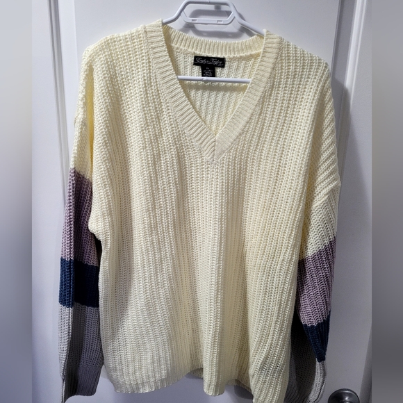V neck sweater lavender blue and cream - Picture 1 of 3
